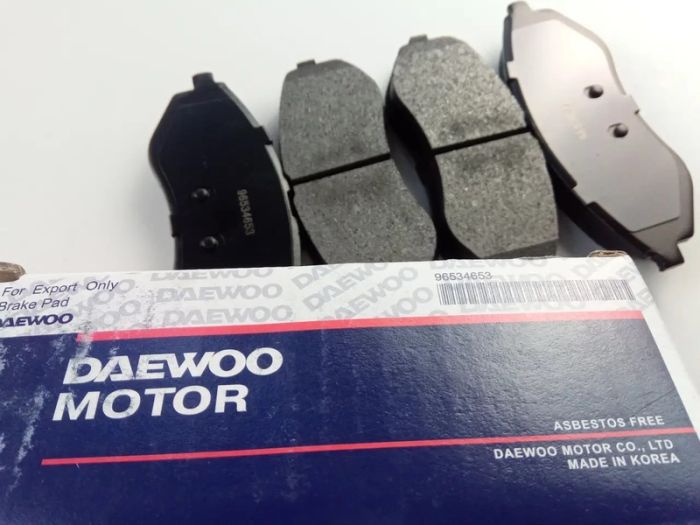 Колодки тормозные передние  LANOS 1.5/ MATIZ "Daewoo Motor"