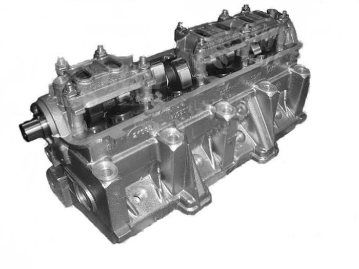 Головка блока цилиндров 21083 в сборе